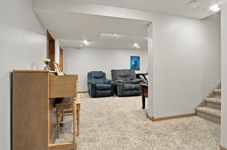 517 E 2nd Street Minden, Nebraska 68959, 3 Bedroom Bedrooms, ,2 BathroomBathrooms,Residential,For Sale,517 E 2nd Street,20261377