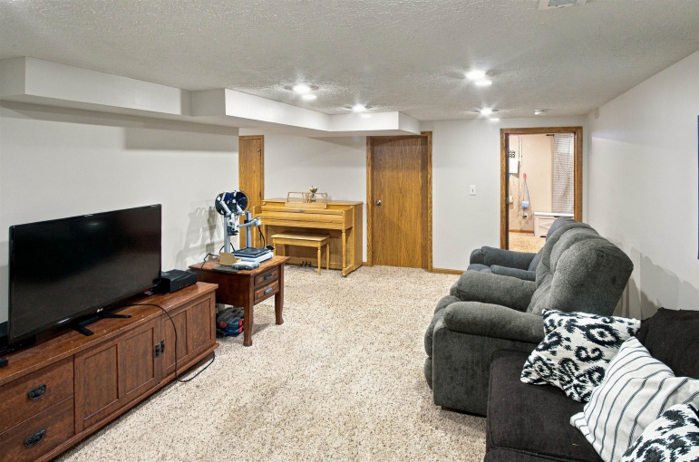 517 E 2nd Street Minden, Nebraska 68959, 3 Bedroom Bedrooms, ,2 BathroomBathrooms,Residential,For Sale,517 E 2nd Street,20261377