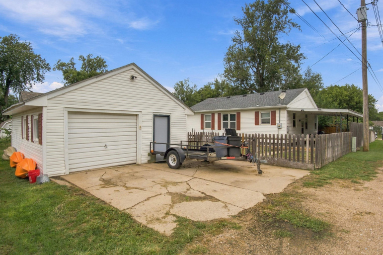 517 E 2nd Street Minden, Nebraska 68959, 3 Bedroom Bedrooms, ,2 BathroomBathrooms,Residential,For Sale,517 E 2nd Street,20261377