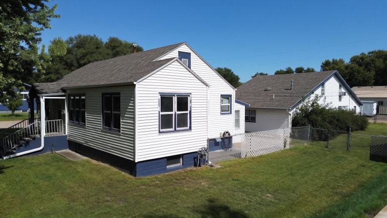 1719 B Avenue Gothenburg, Nebraska 69138, 3 Bedroom Bedrooms, ,3 BathroomBathrooms,Residential,For Sale,1719 B Avenue,20261375