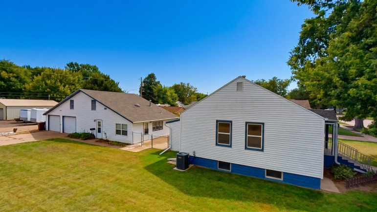 1719 B Avenue Gothenburg, Nebraska 69138, 3 Bedroom Bedrooms, ,3 BathroomBathrooms,Residential,For Sale,1719 B Avenue,20261375