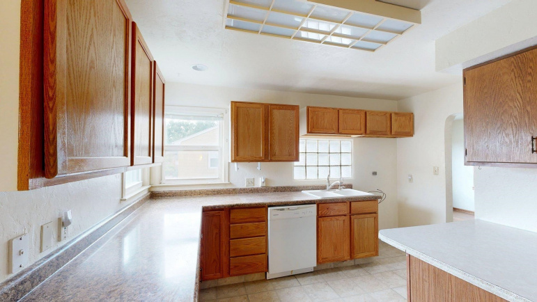 1719 B Avenue Gothenburg, Nebraska 69138, 3 Bedroom Bedrooms, ,3 BathroomBathrooms,Residential,For Sale,1719 B Avenue,20261375