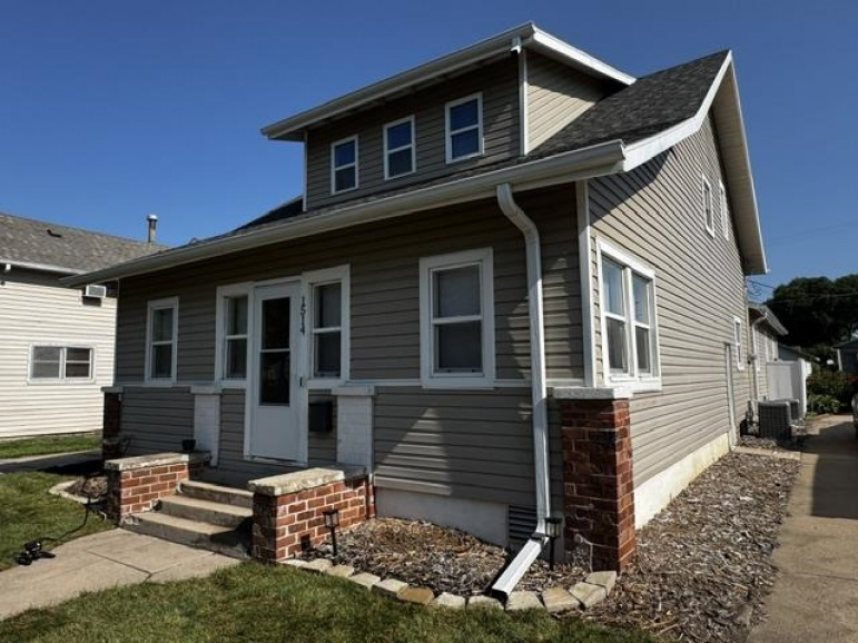 1514 W 5th Street Hastings, Nebraska 68901, 4 Bedroom Bedrooms, ,2 BathroomBathrooms,Residential,For Sale,1514 W 5th Street,20261042