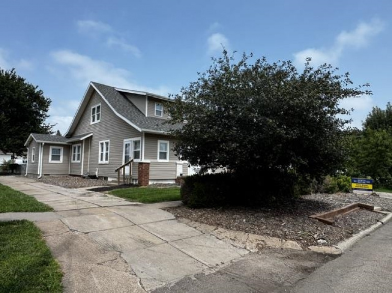 1514 W 5th Street Hastings, Nebraska 68901, 4 Bedroom Bedrooms, ,2 BathroomBathrooms,Residential,For Sale,1514 W 5th Street,20261042