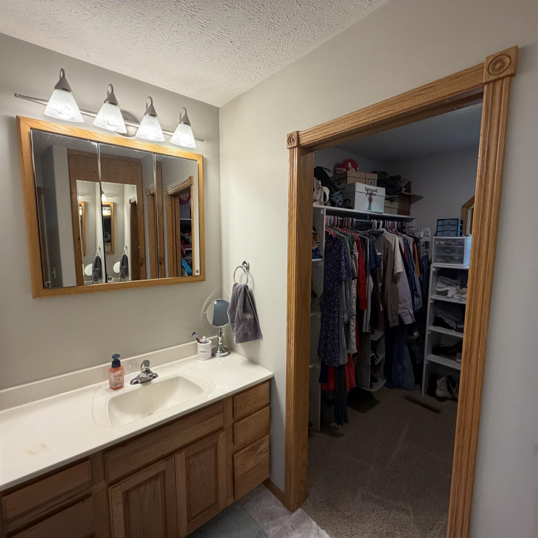 711 13th Ave Kearney, Nebraska 68845, 4 Bedroom Bedrooms, ,3 BathroomBathrooms,Residential,For Sale,711 13th Ave,20261385
