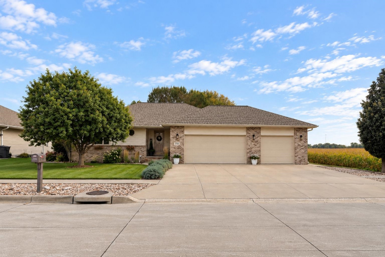 711 13th Ave Kearney, Nebraska 68845, 4 Bedroom Bedrooms, ,3 BathroomBathrooms,Residential,For Sale,711 13th Ave,20261385