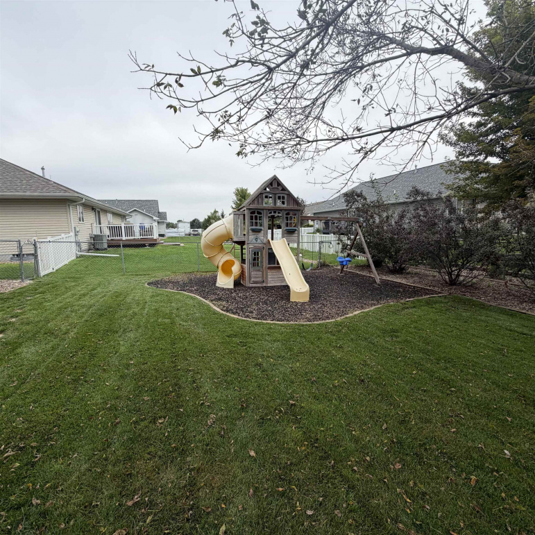 711 13th Ave Kearney, Nebraska 68845, 4 Bedroom Bedrooms, ,3 BathroomBathrooms,Residential,For Sale,711 13th Ave,20261385