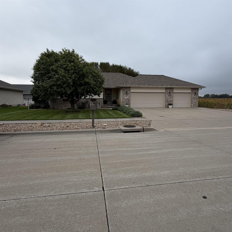 711 13th Ave Kearney, Nebraska 68845, 4 Bedroom Bedrooms, ,3 BathroomBathrooms,Residential,For Sale,711 13th Ave,20261385