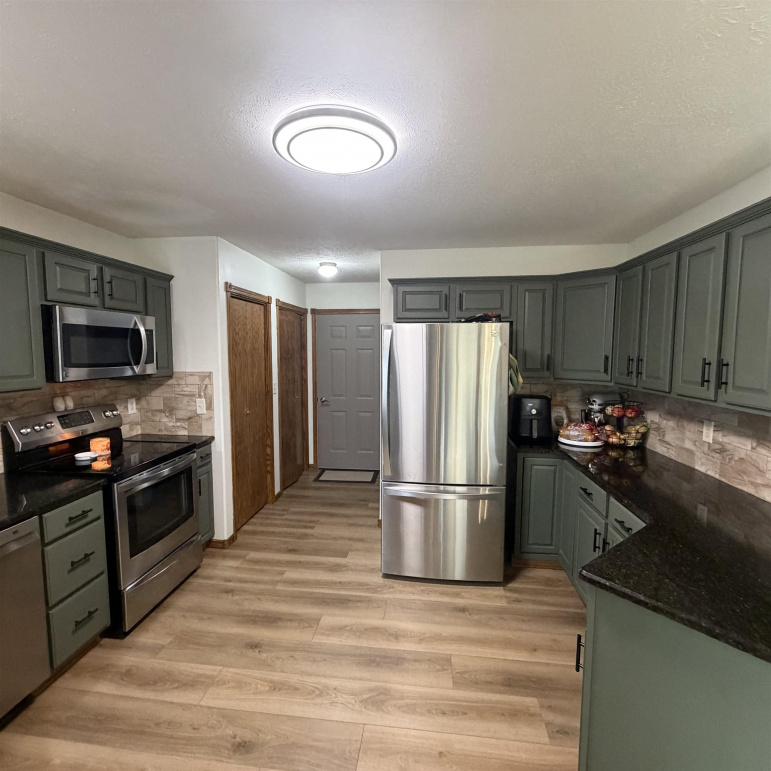 711 13th Ave Kearney, Nebraska 68845, 4 Bedroom Bedrooms, ,3 BathroomBathrooms,Residential,For Sale,711 13th Ave,20261385