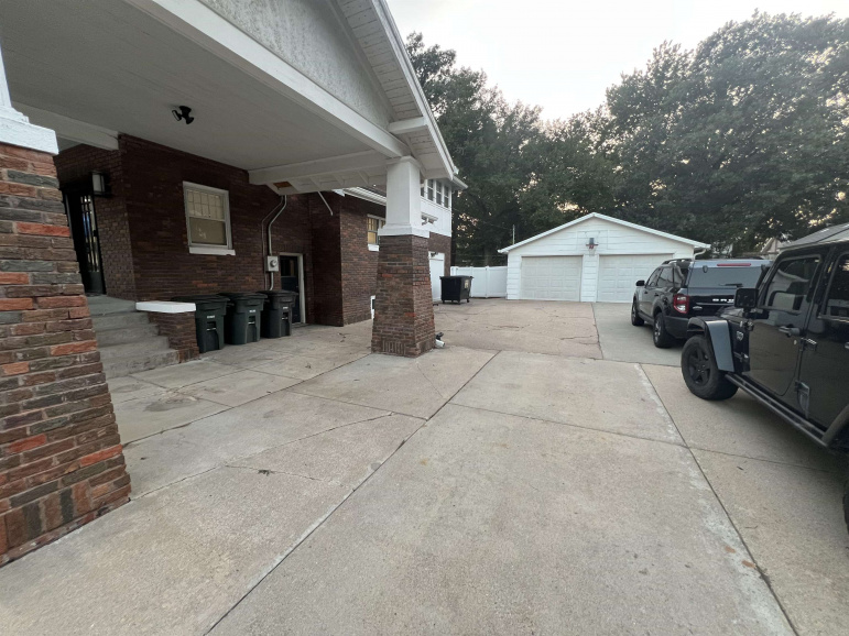 831 N Lexington Hastings, Nebraska 68901, 5 Bedroom Bedrooms, ,3 BathroomBathrooms,Residential,For Sale,831 N Lexington,20261380