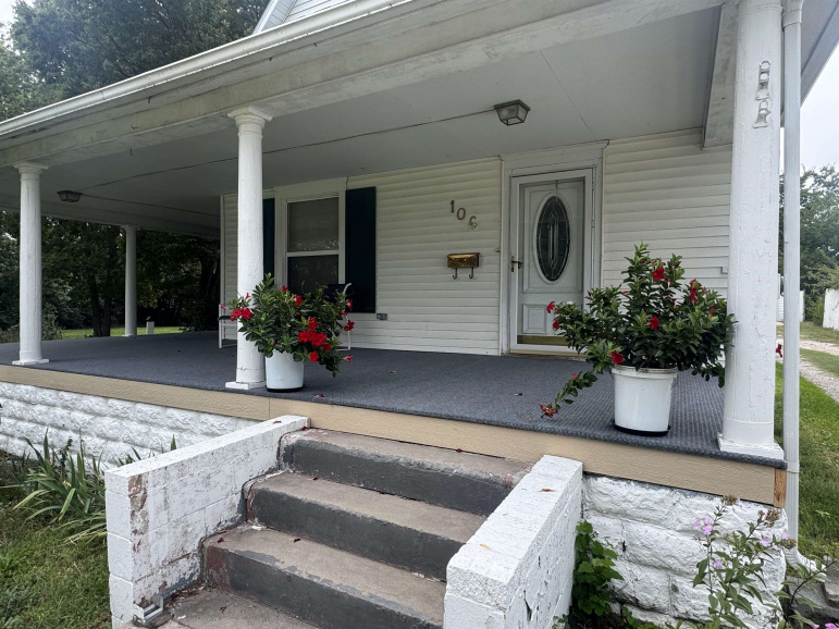 106 N Smith Avenue Elwood, Nebraska 68937, 3 Bedroom Bedrooms, ,2 BathroomBathrooms,Residential,For Sale,106 N Smith Avenue,20261378