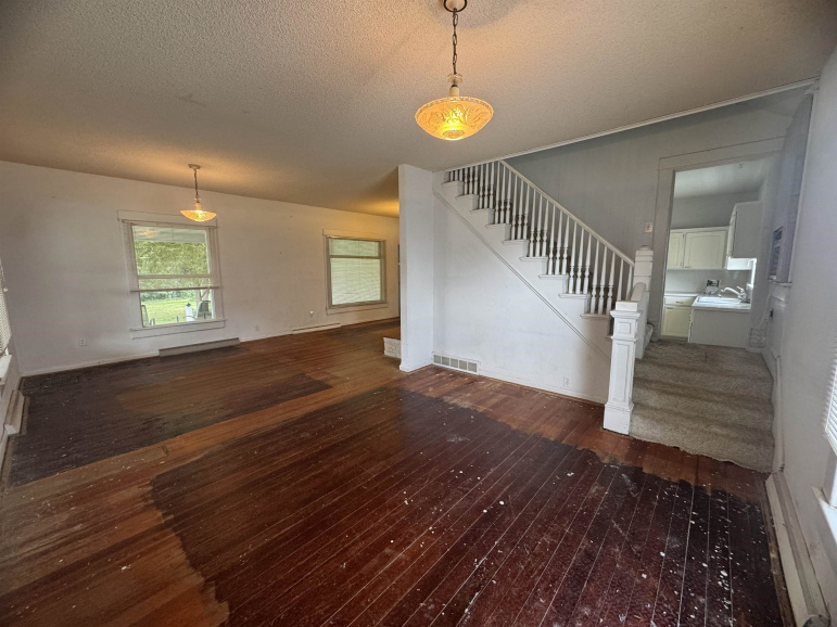 106 N Smith Avenue Elwood, Nebraska 68937, 3 Bedroom Bedrooms, ,2 BathroomBathrooms,Residential,For Sale,106 N Smith Avenue,20261378