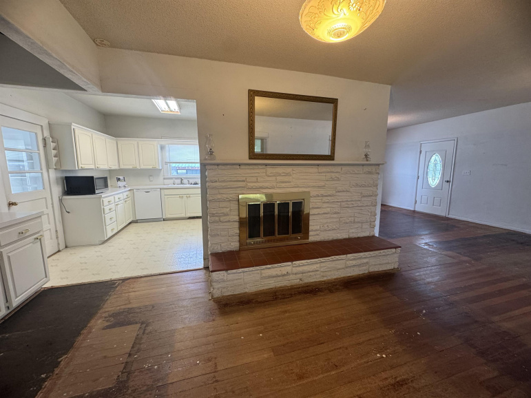 106 N Smith Avenue Elwood, Nebraska 68937, 3 Bedroom Bedrooms, ,2 BathroomBathrooms,Residential,For Sale,106 N Smith Avenue,20261378