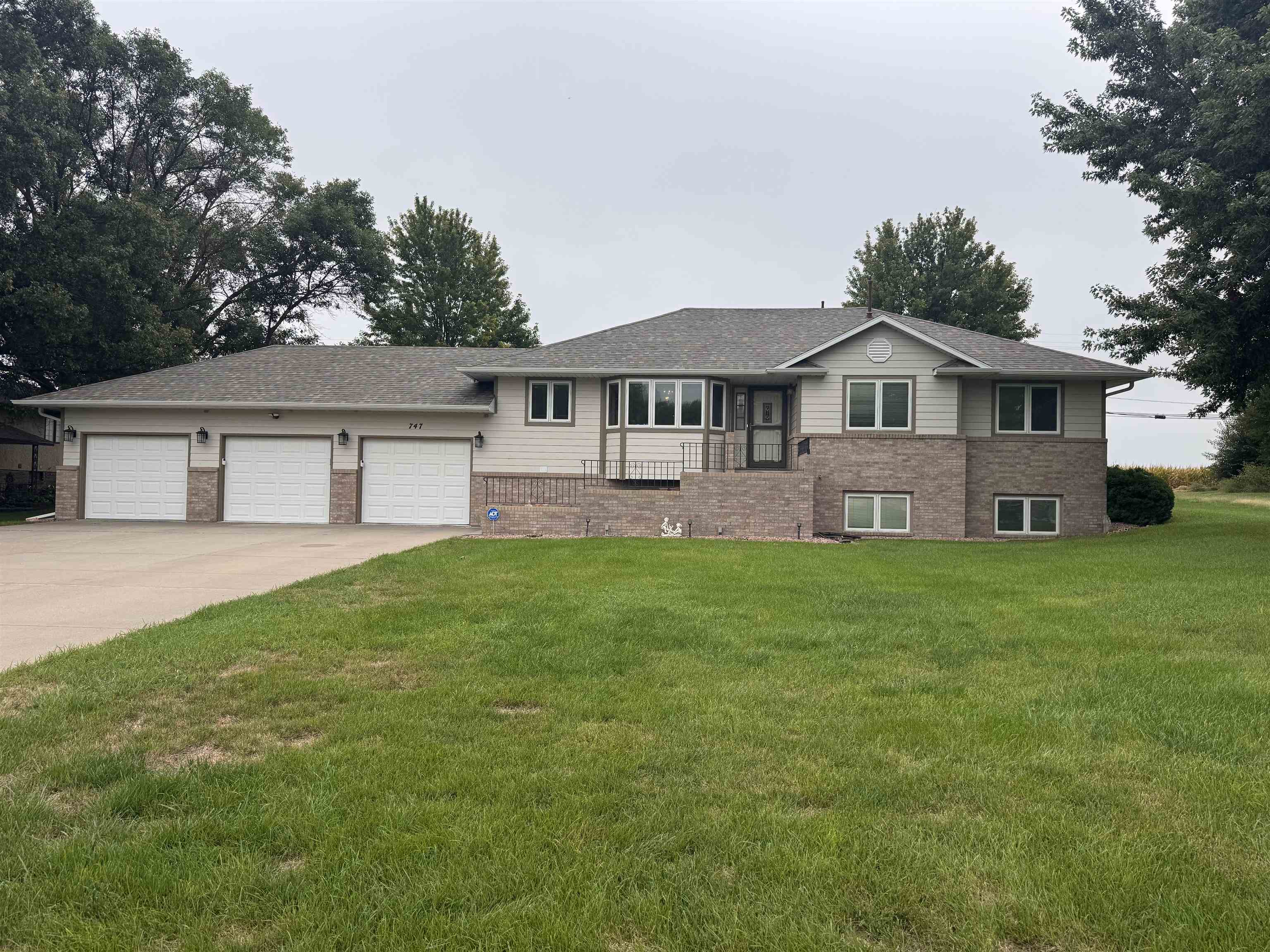 747 Madden Road Hastings, Nebraska 68901, 4 Bedrooms Bedrooms, ,3 BathroomsBathrooms,Residential,For Sale,747 Madden Road,20261390