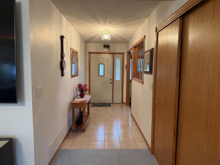 747 Madden Road Hastings, Nebraska 68901, 4 Bedroom Bedrooms, ,3 BathroomBathrooms,Residential,For Sale,747 Madden Road,20261390