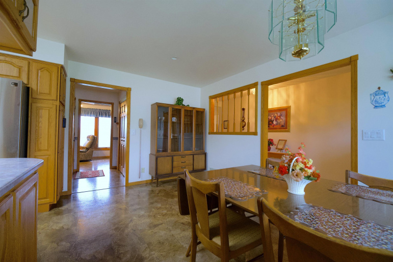 747 Madden Road Hastings, Nebraska 68901, 4 Bedroom Bedrooms, ,3 BathroomBathrooms,Residential,For Sale,747 Madden Road,20261390