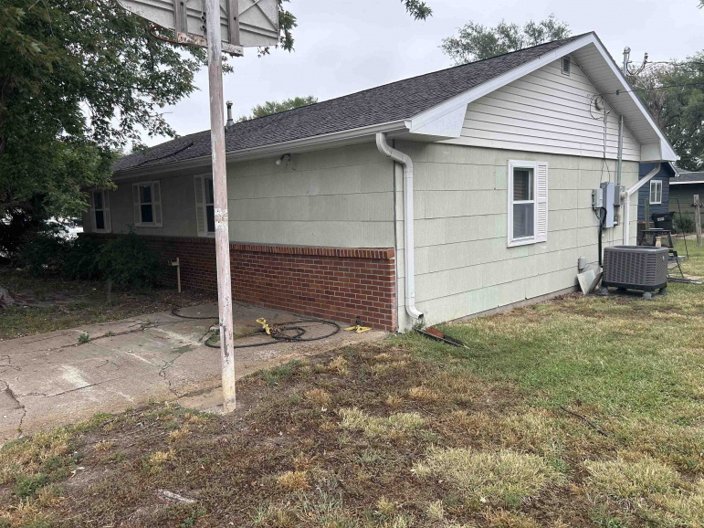 112 W High Street Lexington, Nebraska 68850, 2 Bedroom Bedrooms, ,1 BathroomBathrooms,Residential,For Sale,112 W High Street,20261389