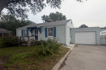 1120 N Saunders Hastings, Nebraska 68901, 2 Bedrooms Bedrooms, ,2 BathroomsBathrooms,Residential,For Sale,1120 N Saunders,20261395