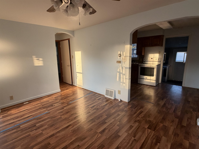 1120 N Saunders Hastings, Nebraska 68901, 2 Bedroom Bedrooms, ,2 BathroomBathrooms,Residential,For Sale,1120 N Saunders,20261395