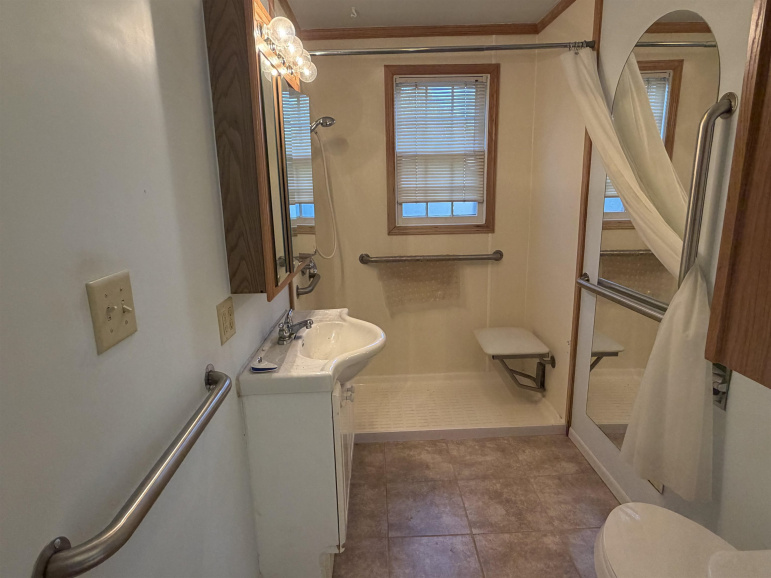 1120 N Saunders Hastings, Nebraska 68901, 2 Bedroom Bedrooms, ,2 BathroomBathrooms,Residential,For Sale,1120 N Saunders,20261395