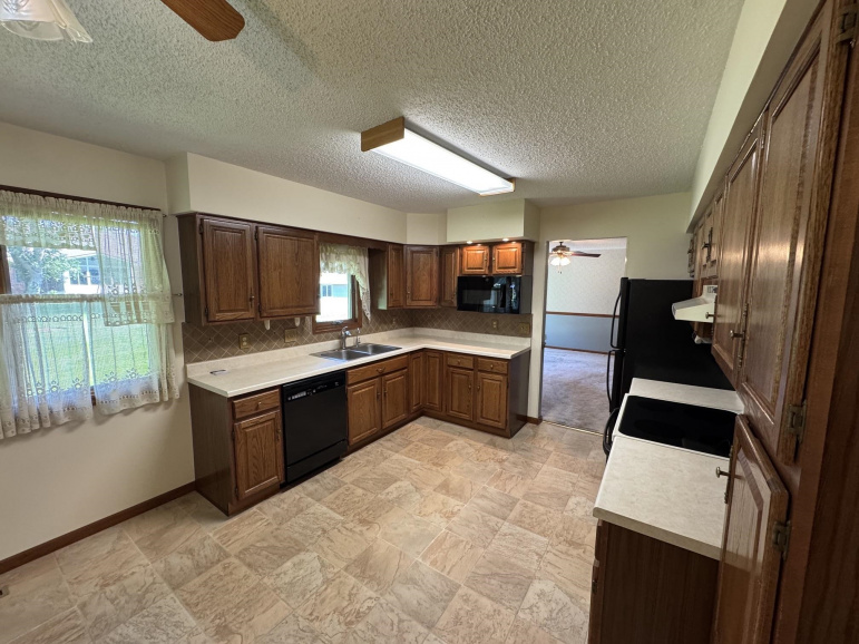 1521 Highland Drive Hastings, Nebraska 68901, 3 Bedroom Bedrooms, ,3 BathroomBathrooms,Residential,For Sale,1521 Highland Drive,20261296