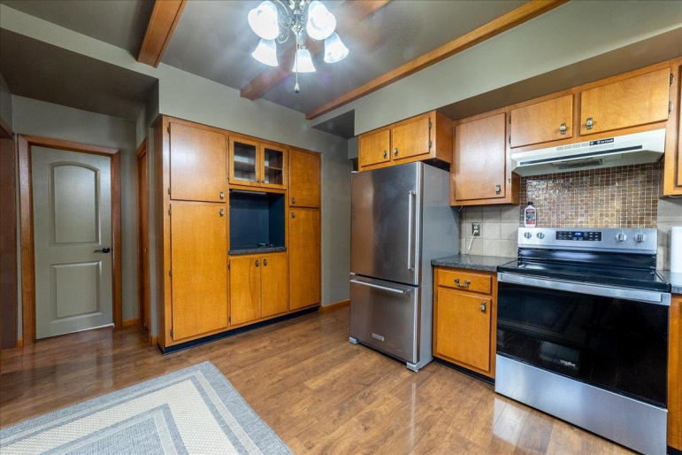 230 E 6th Street Hastings, Nebraska 68901-0000, 4 Bedroom Bedrooms, ,2 BathroomBathrooms,Residential,For Sale,230 E 6th Street,20261396