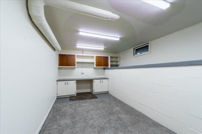 230 E 6th Street Hastings, Nebraska 68901-0000, 4 Bedroom Bedrooms, ,2 BathroomBathrooms,Residential,For Sale,230 E 6th Street,20261396