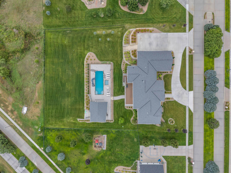 5911 6th Avenue Kearney, Nebraska 68845, 7 Bedroom Bedrooms, ,5 BathroomBathrooms,Residential,For Sale,5911 6th Avenue,20261401