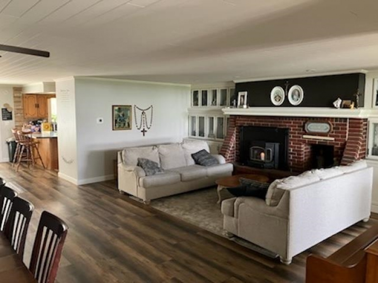 135 N Adams Central Ave Juniata, Nebraska 68955, 5 Bedroom Bedrooms, ,2 BathroomBathrooms,Residential,For Sale,135 N Adams Central Ave,20261399