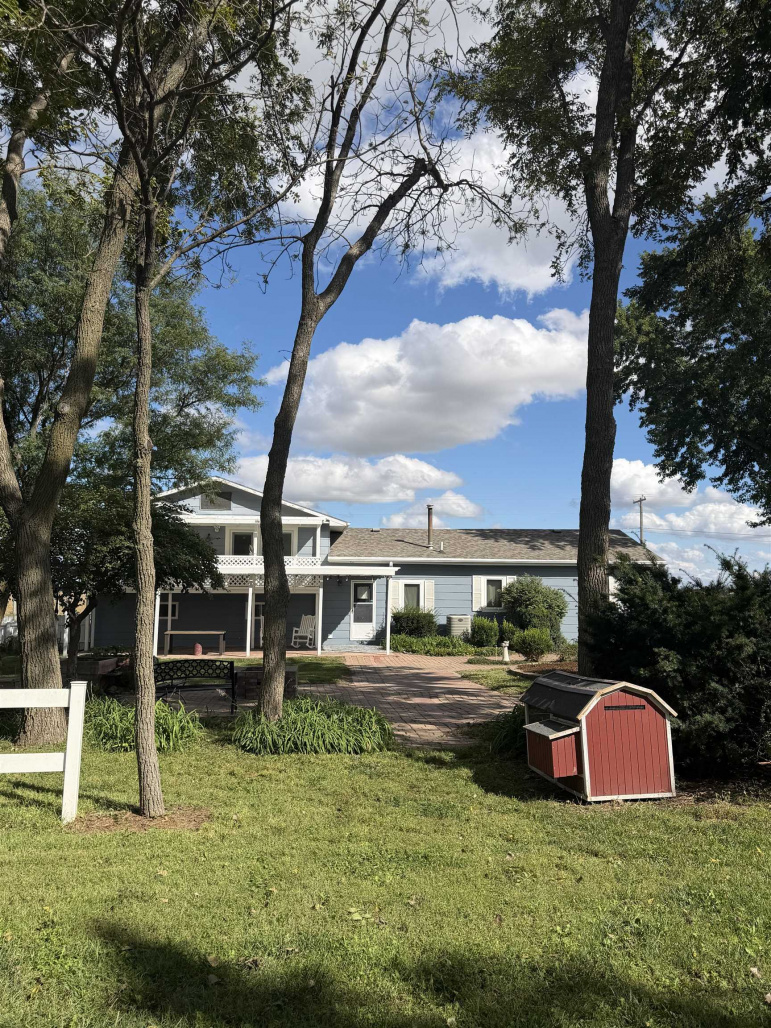 135 N Adams Central Ave Juniata, Nebraska 68955, 5 Bedroom Bedrooms, ,2 BathroomBathrooms,Residential,For Sale,135 N Adams Central Ave,20261399