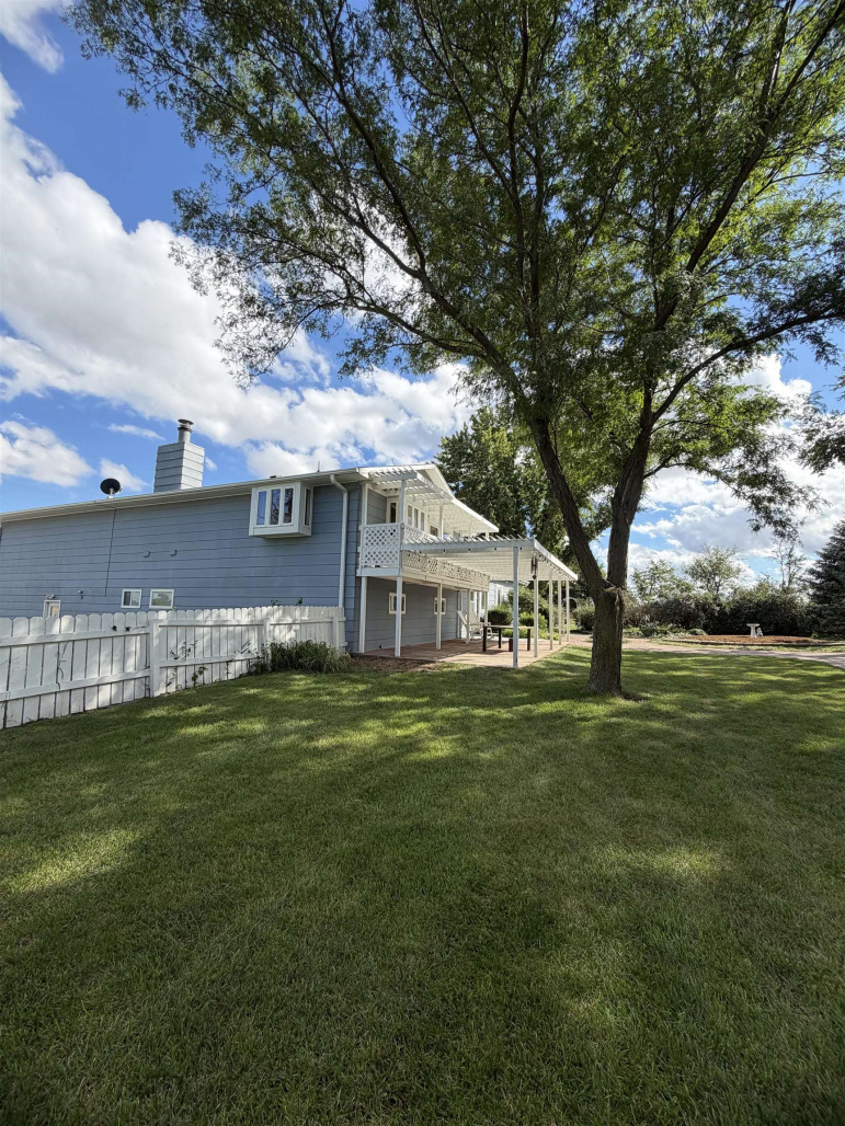 135 N Adams Central Ave Juniata, Nebraska 68955, 5 Bedroom Bedrooms, ,2 BathroomBathrooms,Residential,For Sale,135 N Adams Central Ave,20261399