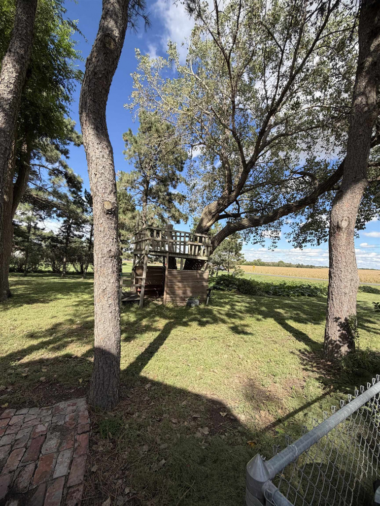 135 N Adams Central Ave Juniata, Nebraska 68955, 5 Bedroom Bedrooms, ,2 BathroomBathrooms,Residential,For Sale,135 N Adams Central Ave,20261399