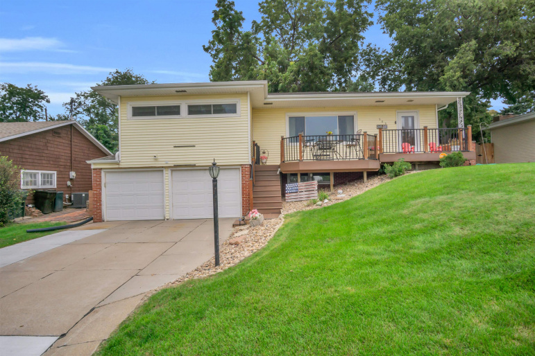 503 W 35th Street Kearney, Nebraska 68845, 4 Bedroom Bedrooms, ,2 BathroomBathrooms,Residential,For Sale,503 W 35th Street,20261405