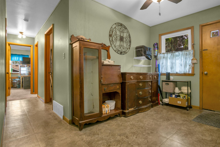503 W 35th Street Kearney, Nebraska 68845, 4 Bedroom Bedrooms, ,2 BathroomBathrooms,Residential,For Sale,503 W 35th Street,20261405