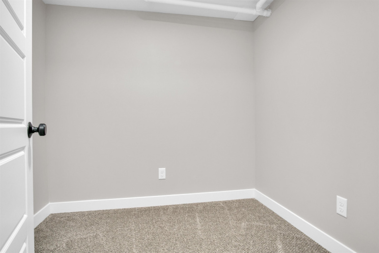 3209 10th Avenue Kearney, Nebraska 68845, 5 Bedroom Bedrooms, ,2 BathroomBathrooms,Residential,For Sale,3209 10th Avenue,20261408