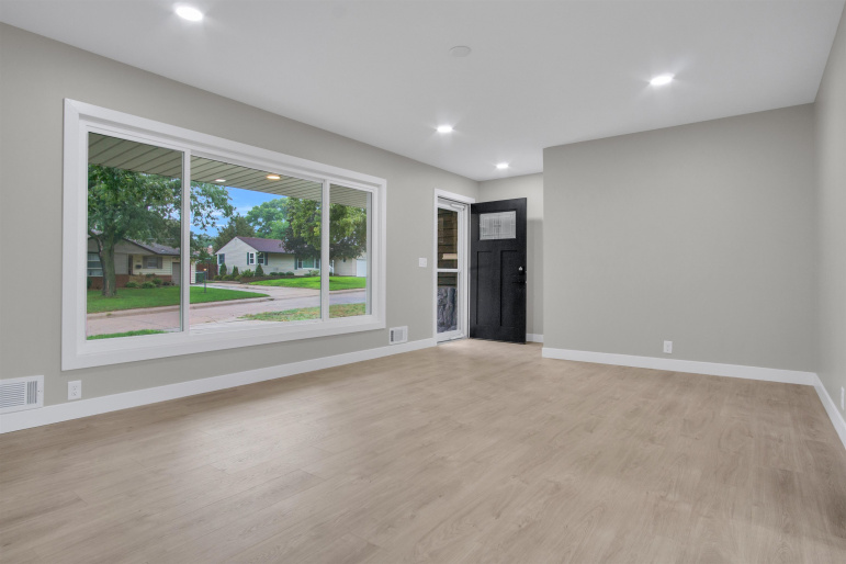 3209 10th Avenue Kearney, Nebraska 68845, 5 Bedroom Bedrooms, ,2 BathroomBathrooms,Residential,For Sale,3209 10th Avenue,20261408