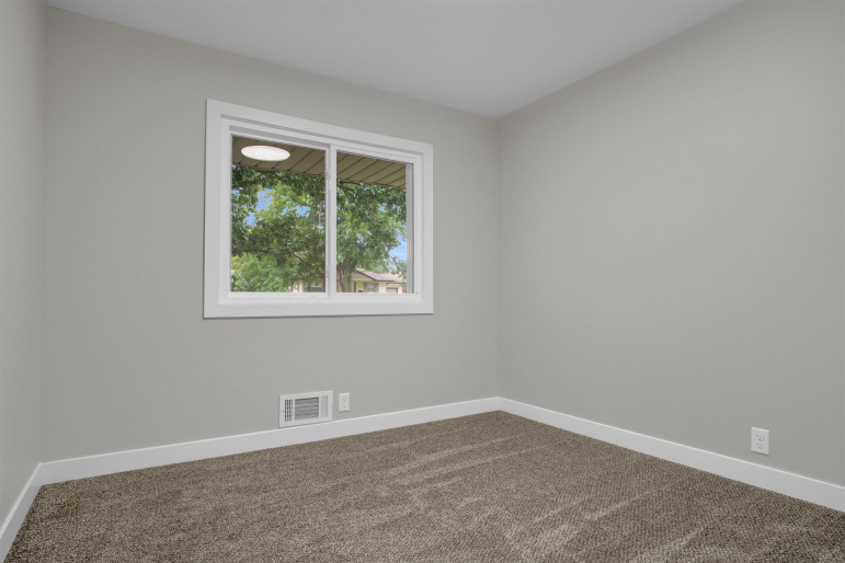 3209 10th Avenue Kearney, Nebraska 68845, 5 Bedroom Bedrooms, ,2 BathroomBathrooms,Residential,For Sale,3209 10th Avenue,20261408