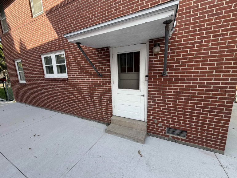 907 W 5th Street North Platte, Nebraska 69101, 4 Bedroom Bedrooms, ,2 BathroomBathrooms,Residential,For Sale,907 W 5th Street,20261409