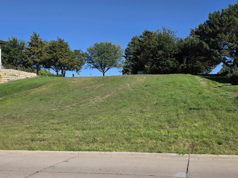 2803 Country Club Lane Kearney, Nebraska 68845, ,Land,For Sale,2803 Country Club Lane,20261424