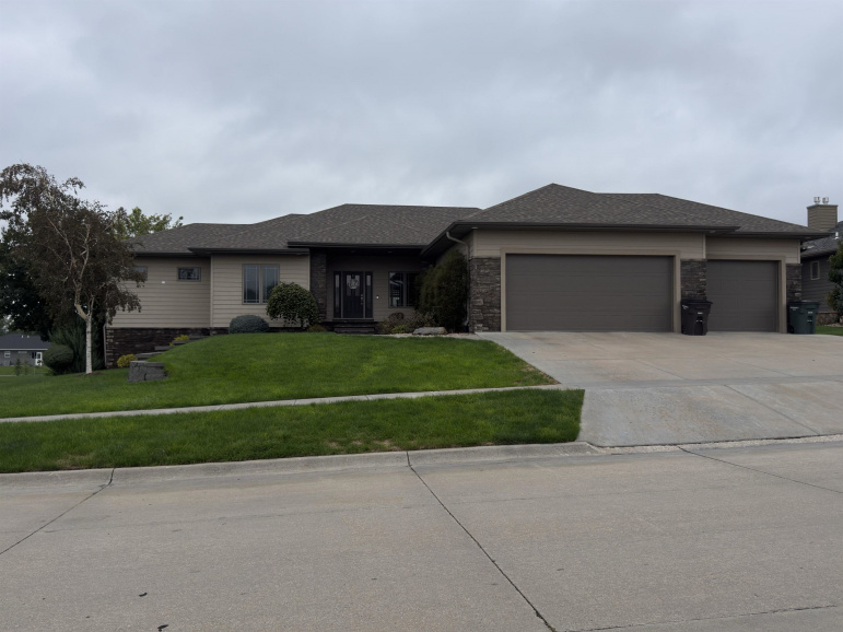 3540 Laredo Lane Hastings, Nebraska 68901, 5 Bedroom Bedrooms, ,3 BathroomBathrooms,Residential,For Sale,3540 Laredo Lane,20261420
