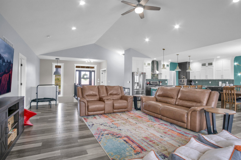 8109 Hidden Hills Road Kearney, Nebraska 68845, 7 Bedroom Bedrooms, ,5 BathroomBathrooms,Residential,For Sale,8109 Hidden Hills Road,20261423