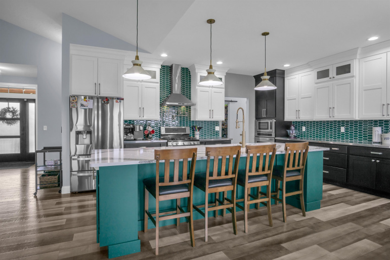 8109 Hidden Hills Road Kearney, Nebraska 68845, 7 Bedroom Bedrooms, ,5 BathroomBathrooms,Residential,For Sale,8109 Hidden Hills Road,20261423