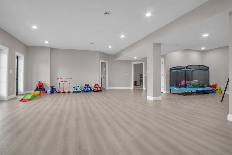 8109 Hidden Hills Road Kearney, Nebraska 68845, 7 Bedroom Bedrooms, ,5 BathroomBathrooms,Residential,For Sale,8109 Hidden Hills Road,20261423