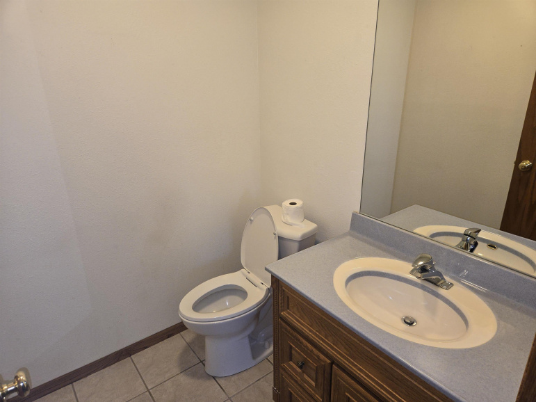 4310 N Prosser Avenue Juniata, Nebraska 68955, 4 Bedroom Bedrooms, ,4 BathroomBathrooms,Residential,For Sale,4310 N Prosser Avenue,20261422
