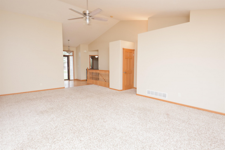 1104 E 56th Street #21 Kearney, Nebraska 68847, 4 Bedroom Bedrooms, ,3 BathroomBathrooms,Residential,For Sale,1104 E 56th Street #21,20261431