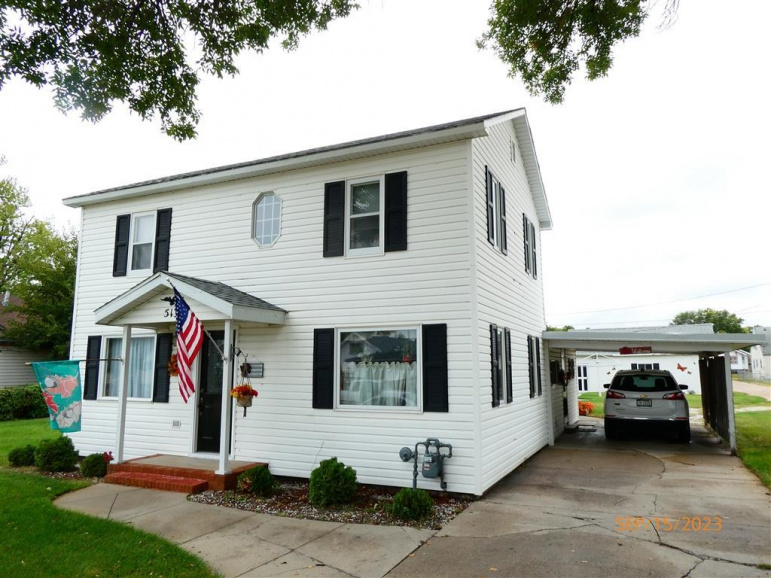 513 E 10th Street Cozad, Nebraska 69130, 3 Bedroom Bedrooms, ,2 BathroomBathrooms,Residential,For Sale,513 E 10th Street,20261440