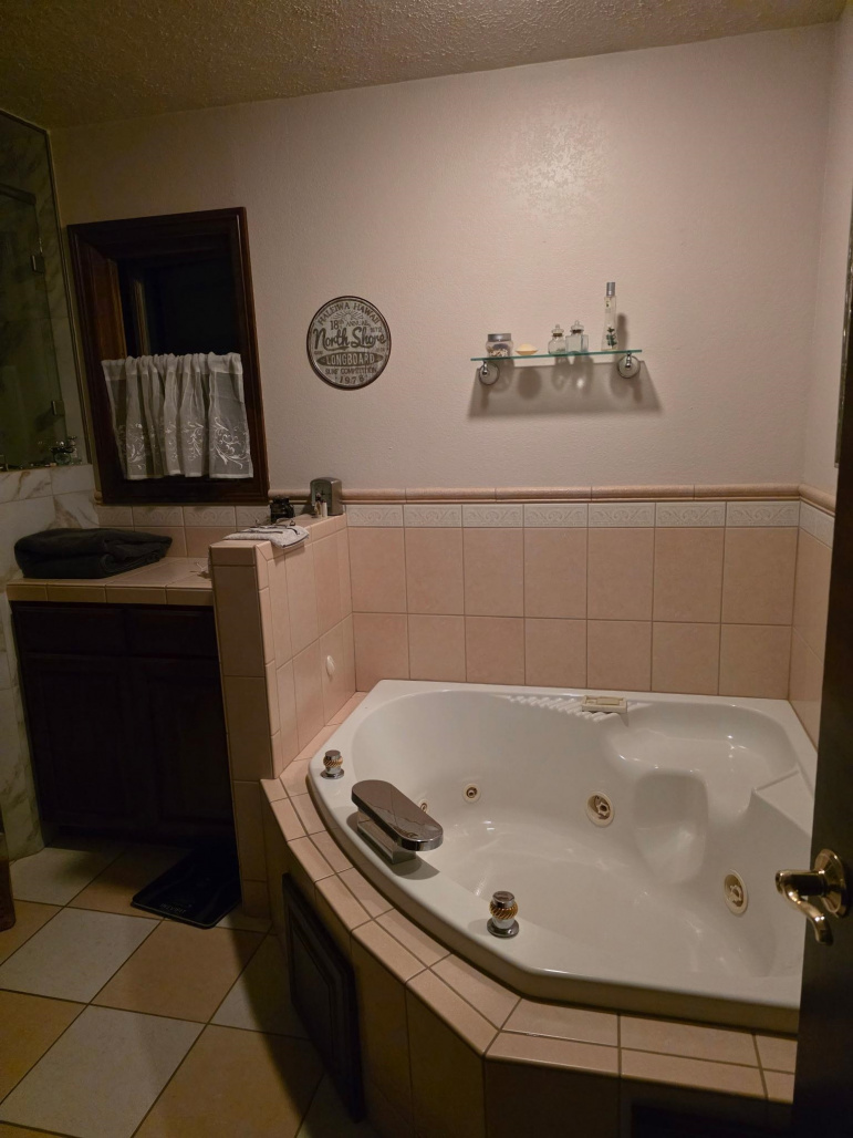 715 Joehnck Road Grand Island, Nebraska 68801, 5 Bedroom Bedrooms, ,3 BathroomBathrooms,Residential,For Sale,715 Joehnck Road,20261009