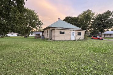 810 W Cedar Street Sutton, Nebraska 68979, 2 Bedroom Bedrooms, ,2 BathroomBathrooms,Residential,For Sale,810 W Cedar Street,20261442