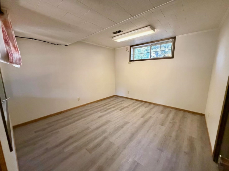 1103 W 31st Street Kearney, Nebraska 68845-3368, 4 Bedroom Bedrooms, ,3 BathroomBathrooms,Residential,For Sale,1103 W 31st Street,20261447