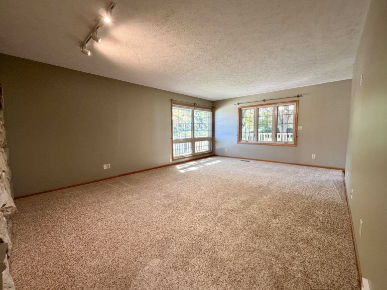 1103 W 31st Street Kearney, Nebraska 68845-3368, 4 Bedroom Bedrooms, ,3 BathroomBathrooms,Residential,For Sale,1103 W 31st Street,20261447